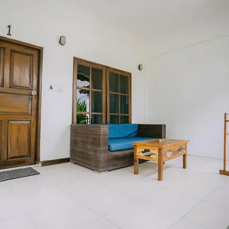 Tir Na Nog Beachfront Resort Gili Trawangan Exterior photo
